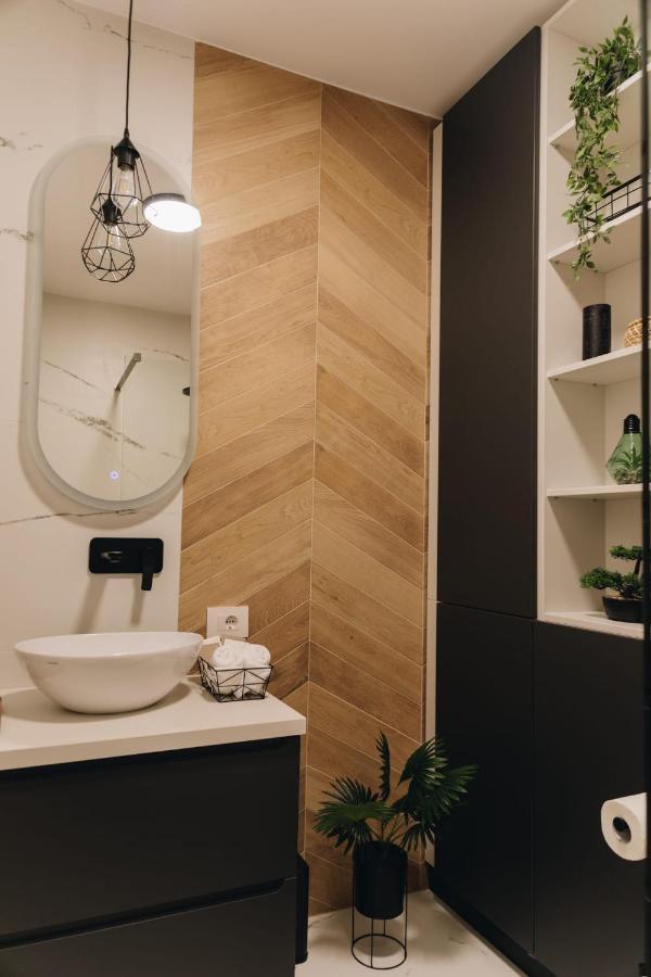 Tulip Apartment Oradea Zewnętrze zdjęcie
